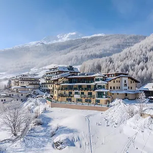 Alp Tiroler Adler Aparthotel